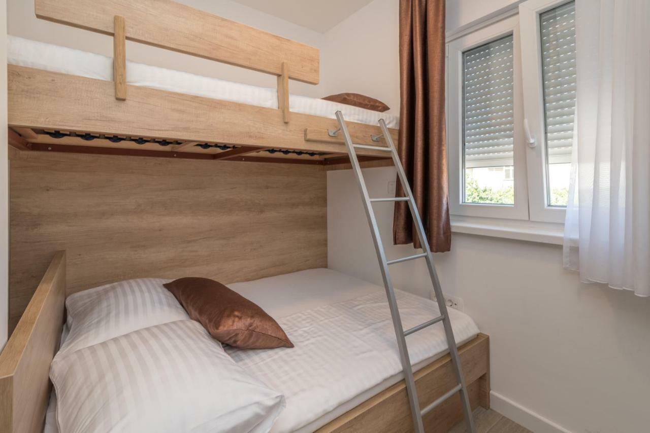 Guest House Petra Τρογκίρ Εξωτερικό φωτογραφία