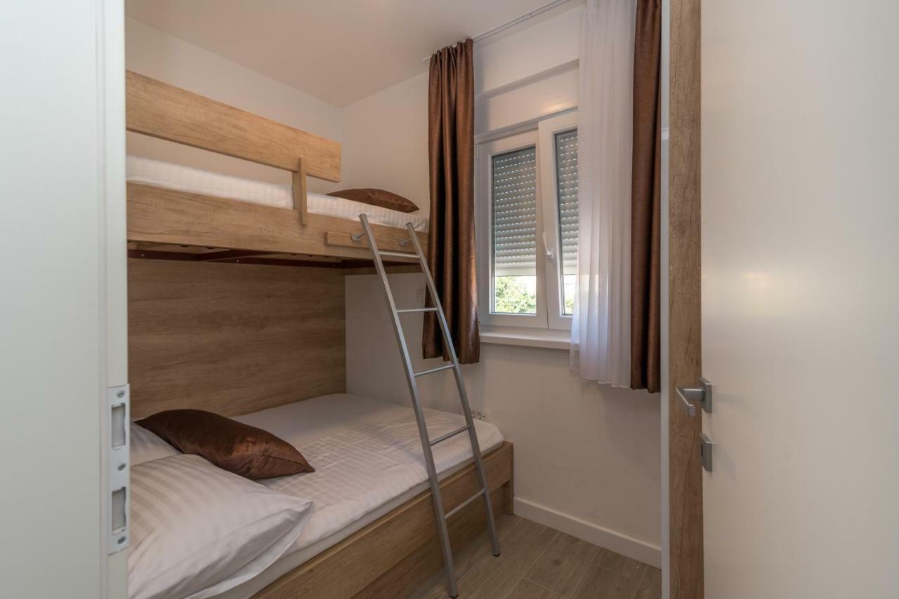 Guest House Petra Τρογκίρ Εξωτερικό φωτογραφία